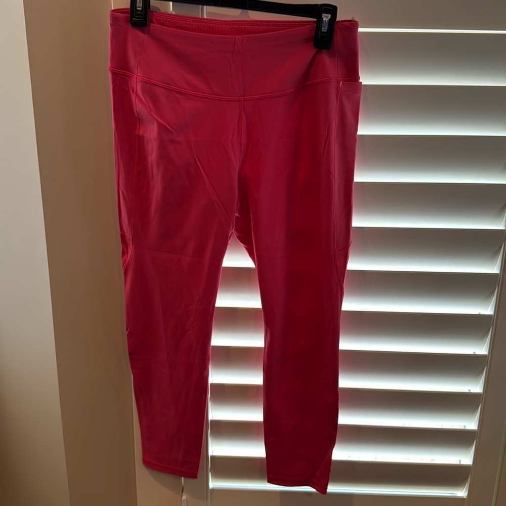 CALIA by Carrie Underwood Fun coral pink Leggings sz L ankle length